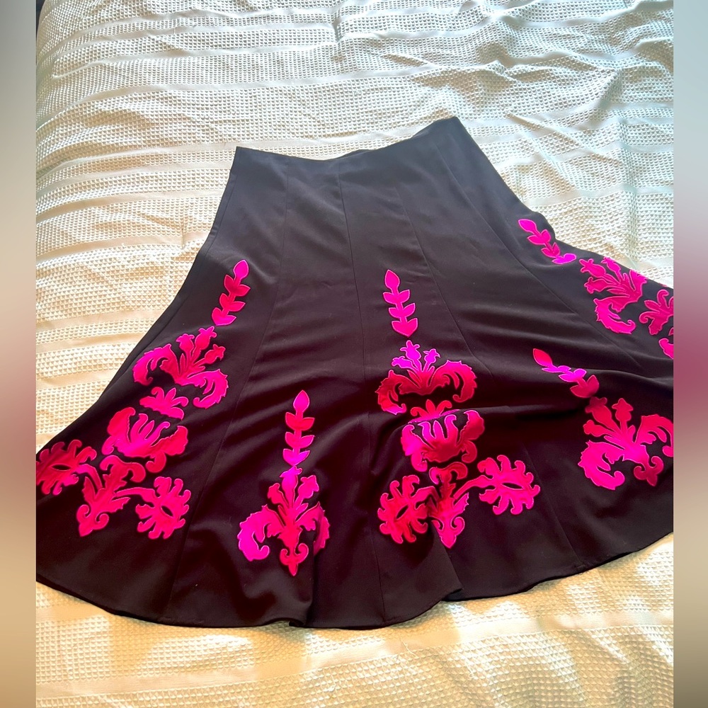 🖤💗Sunny Leigh knee length skirt 🖤❤️